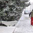 Vlastníci bytov sa aj túto zimu musia starať o chodníky, ktoré nevlastnia