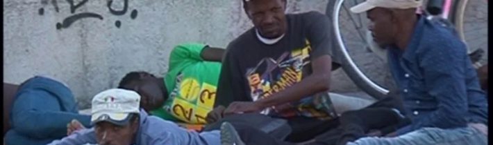 Francouzský ministr vnitra: Ve Francii je 300 000 nelegálních migrantů