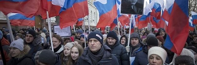 V Rusku sa chystajú voľby, ale cez víkend sa v Moskve demonštrovalo. Zatknutý bol aj „muž s obrovskou kačicou“