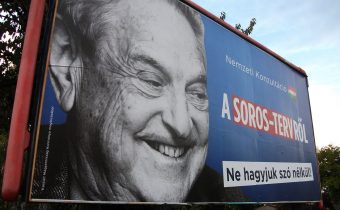 Slovenský premiér Fico: „Pane prezidente, váš projev snad ani nevznikl na Slovensku. Proč se scházíte se Sorosem?“ – „Řešili jsme slovenské Romy,“ vzkazuje Soros. – „Je to konspirační teorie a Fico je Orbánův učeň,“ píší slovenská média
