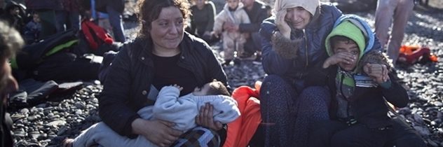 Stovky utečencov sa nechali v Grécku zatknúť, aby získali dočasný pobyt