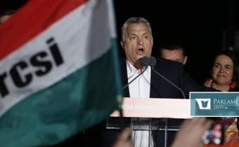 Európska ľudová strana v Helsinkách dala Fidesz poriadne do laty, tvrdí ľavicový europoslanec Ujhelyi