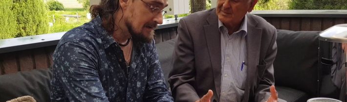 Šéf rozviedky v USA doma u Rostasa