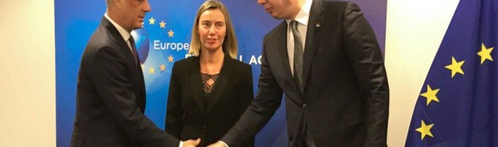 Západ odkázal Vučićovi: „Ak nepodpíšeš nezávislosť Kosova, nájdeme si druhého“