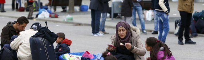 VIDEO: Do Bosny prišli tisíce migrantov, prespávajú v mestských parkoch
