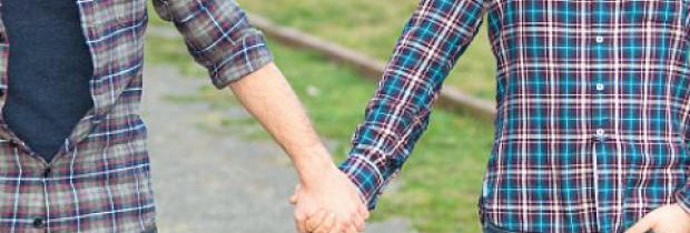 Muslimská žena řekla francouzskému homosexuálnímu páru, že by neměl být naživu: „V Alžírsku bychom vám podřízli krk“