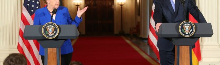 Washington vyzval nemecké firmy na prerušenie obchodov s Iránom, tie výzvu ostro kritizujú