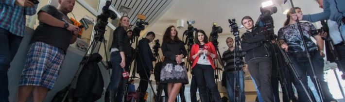 Novinári vydali vyhlásenie, kritizujú situáciu v RTVS