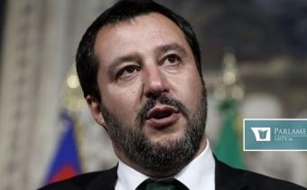 Salviniho vyšetrujú za tvrdé zaobchádzanie s migrantmi. Jeho reakciu musíte vidieť
