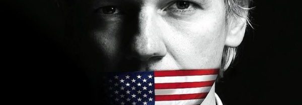 Konspirace má vést k vykázání Assangeho z ekvádorského velvyslanectví