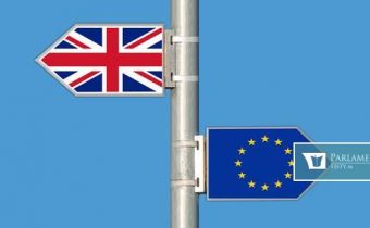 EÚ navrhla Británii predĺženie prechodného obdobia po brexite, údajne o rok