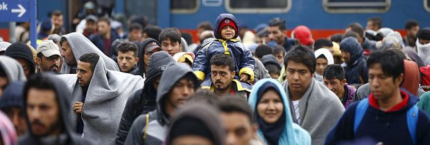 Východoeurópania nebudú nikdy súhlasiť s prerozdeľovaním utečencov, vyhlásil holandský šéf diplomacie