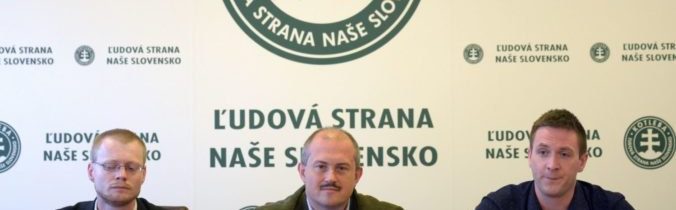 Budem prvý politik súdený za to, že som dal peniaze ľuďom, reaguje Marian Kotleba na obžalobu