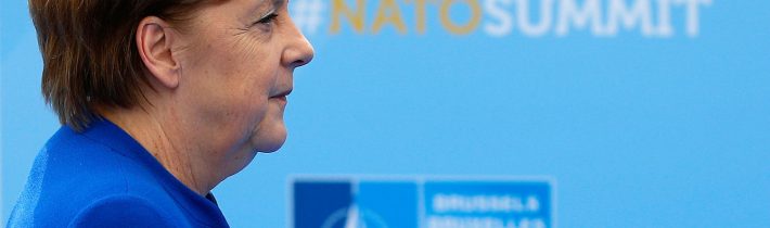 Merkelová: Účastníci krízového zasadnutia potvrdili oddanosť k NATO