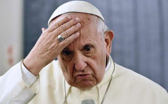 Pápež odmietol komentovať tvrdenia, že roky vedel o zneužívaní detí kňazmi