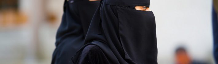 Postupná politická radikalizácia islamu v západnej Európe aj cez ľudské, občianske a náboženské práva moslimiek…
