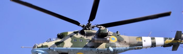 Stav ukrajinských silnic je tak špatný, že by se Ukrajinci měli víc zajímat o helikoptéry, radí šéf bezpečnostní rady Turčynov