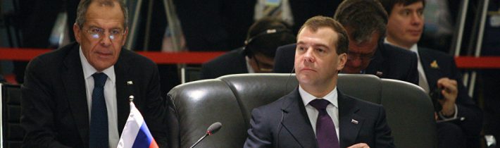Lavrov s novými sankciami kategoricky nesúhlasí, Medvedev hrozí USA obchodnou vojnou