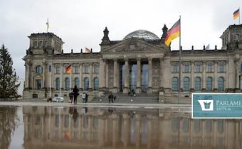 Boli tie hony na cudzincov v Chemnitzi? Šéf nemeckých tajných vysvetľoval v Bundestagu svoje výroky