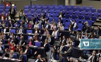 Poslanci diskutovali o migračnom pakte, AfD sa s návrhom nepresadila
