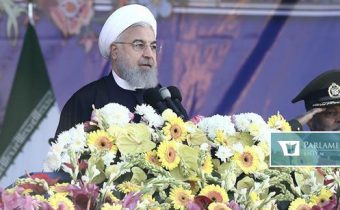 Pre vyriešenie americko-iránskeho sporu je nutné zrušiť sankcie, povedal Rúhání
