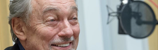 Karel Gott: Nedělejme si iluze. Politiku řídí pořád stejní lidé, stejní bankéři a ti financovali ve válkách znepřátelené strany