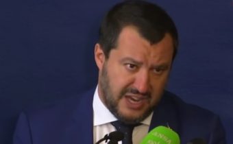 Salvini vyhrál! Italský Senát schválil nový zákon, který usnadní deportaci migrantů