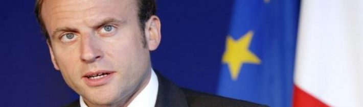 Emmanuel Macron navrhuje vyhodit Českou republiku z Schengenu za její nesolidárnost