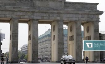 Berlínsky starosta varoval pred novým rozkolom nemeckej spoločnosti