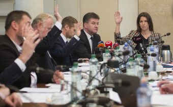 Zahraničný výbor odmietol migračný pakt OSN a nesúhlasil ani s Lajčákovým názorom