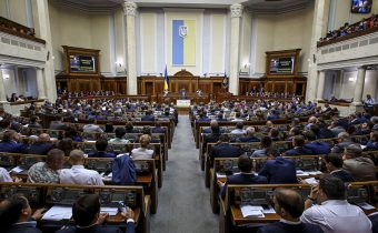 Ukrajinský parlament odhlasoval stanné právo na 30 dní