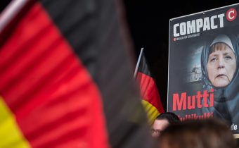 Merkelová otvorením hraníc migrantom neporušila ústavu, rozhodol nemecký ústavný súd