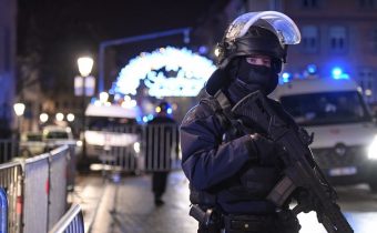 Strelec v Štrasburgu počas útoku vykrikoval „Alah je veľký!“