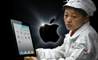 Apple Made in China: Šokující video pro čučkaře i Andreje Babiše, americký iPhone i čínský Huawei vyrábí v Číně jedna a tatáž čínská firma! Foxconn vyrábí telefony Apple, Huawei, čipsety Intel, počítače DELL a produkty dalších stovek západních firem! Pokud Babišova vláda nařídila zahodit telefony Huawei, potom by měla zahodit i telefony iPhone, notebooky Apple, počítače DELL a počítače s INTEL obvody!