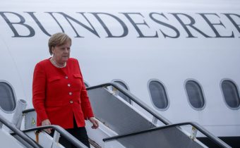 VIDEO: Merkelová nemohla kvôli poruche lietadla odletieť na summit G20, nemecké vzdušné sily vylúčili sabotáž