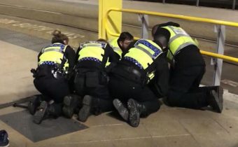 VIDEO: Islamista dobodal v Manchestri na Silvestra troch ľudí