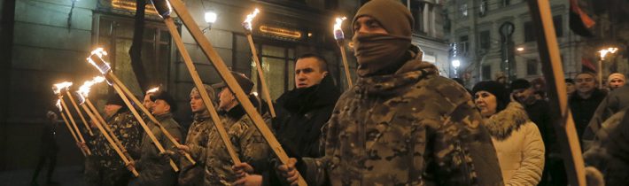 VIDEO: V Kyjevě byl zahájen pochod s pochodněmi na počest Bandery