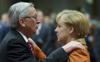 Merkelová vyjadrila plnú podporu Junckerovi v spore s Orbánovou vládou