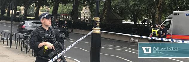 Polícia uzavrela Londýnsku ústrednú mešitu. Neďaleko od nej na smrť dobodali mladíka