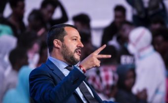 Prepravu migrantov loďou ďalšej mimovládky označil Salvini za podporu ilegálnej migrácie a nie ako záchrannú akciu