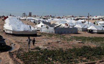 235 dětí zahynulo v „nesnesitelném“ syrském uprchlickém táboře řízeném americkými spojenci
