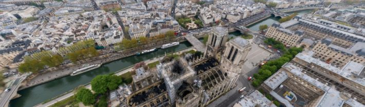 Na pomoc chudým nemají, ale desítky milionů na rekonstrukci Notre-Dame můžou dát