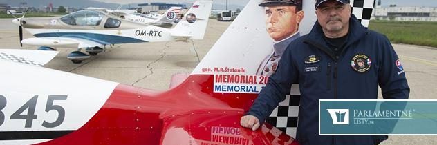 Piloti si uctili pamiatku Štefánika preletom nad bratislavským letiskom