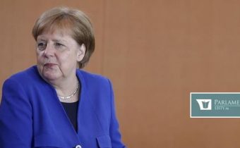 Merkelovej hovorca: Nemecko má povinnosť zaistiť bezpečnosť židov