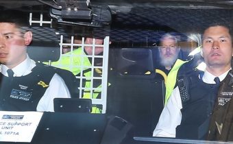 Švédsky súd zamietol žiadosť o uvalenie väzby na Assangea