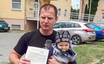 Asistent poslanca ĽSNS Marián Mišún podal trestné oznámenie za článok, ktorým denník SME propaguje pedofíliu