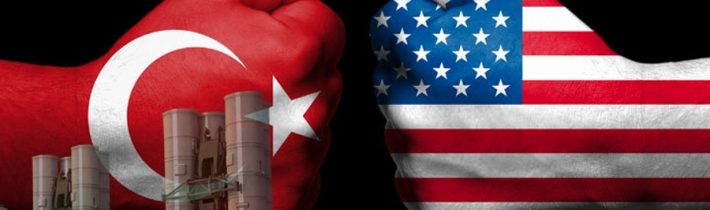USA oznámia uvalenie sankcií na Turecko, Rusko dodalo Ankare ďalšie komponenty raketového systému S-400