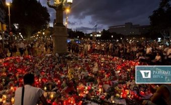 Druhé výročie útoku v Barcelone si pripomenuli kladením kvetov