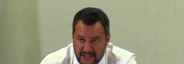 Itálie přijala Salviniho dekret, že může dát pokutu nevládním organizacím až milión EUR
