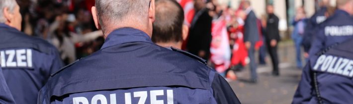 Německá policie propustila migranta podezřelého z napomáhání vraždy maďarské hospodyně